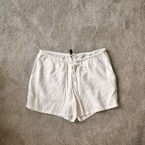 H and M linen shorts! Brand new with tags!